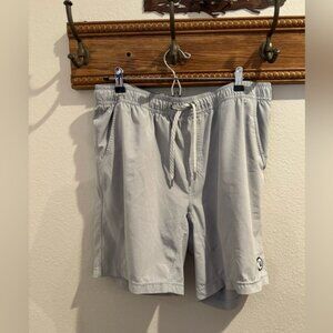 Vuori men’s workout shorts there are compression shorts inside the shorts 34